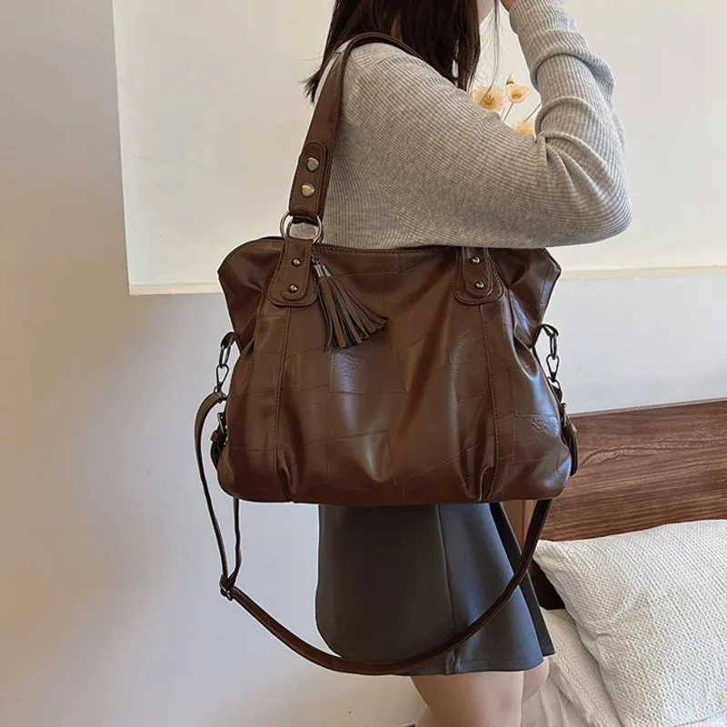 Women's One Shoulder Tote Bag Handbag Large Capacity New Fashion Versatile Crossbody Casual Solid Color Commuter