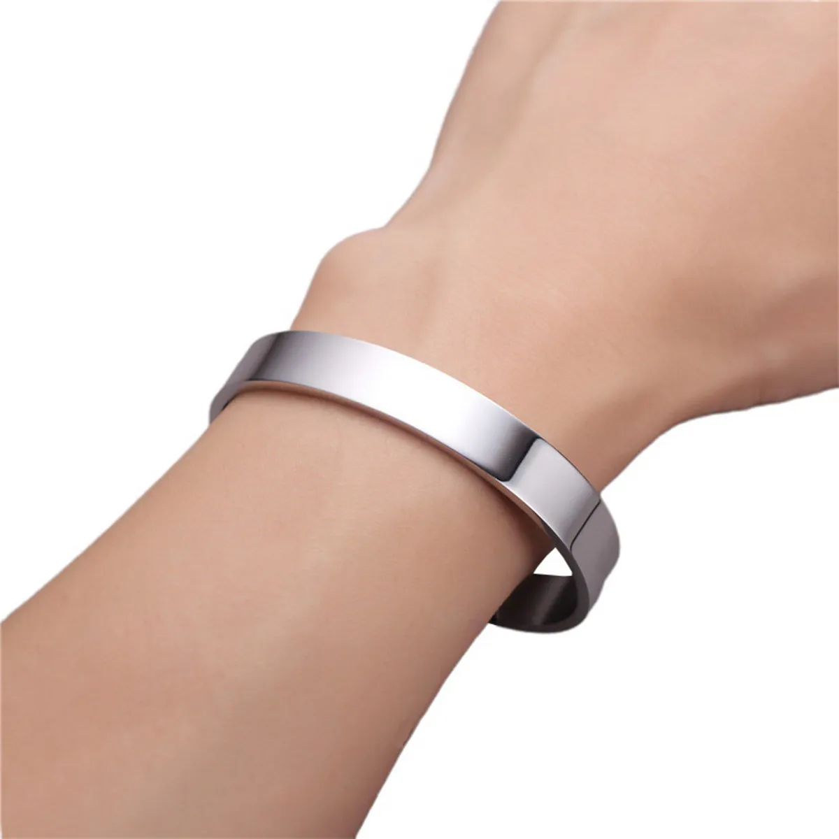 Pulsera de acero de titanio con diseño personalizado para madre e hijo, ligera, cómoda, agradable al tacto, ideal para el uso diario y para fiestas.
