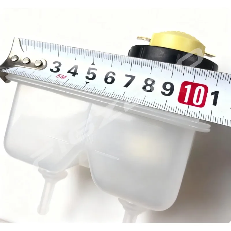 Plastic Brake Fluid Reservoir with Transparent Lid  Dual Tubes for Dongfanghong 804 904 Tractor
