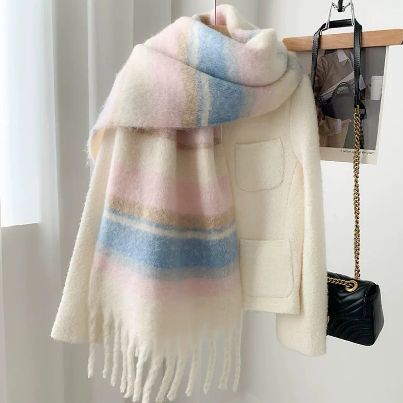 

Gradient Colorful Striped Autumn Winter Atmosphere Korean Style Thickened Warm Off-White Women Simple Tassel Neck Scarf Shawl