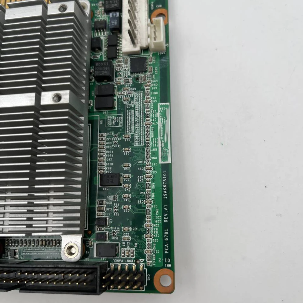 اللوحة الأم لمعدات الكمبيوتر الصناعية مع منفذ الشبكة PCA-6781 PCA-6781VE