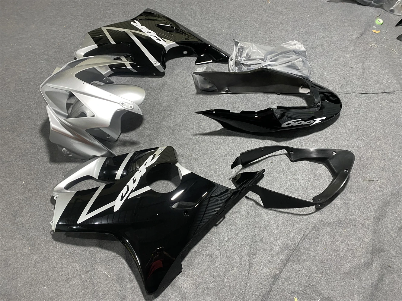 Motorcycle fairing fits to CBR600F F4I 2004 2005 2006 2007 CBR600 04 05 06 07 Body fairing Silver black motorcycle housing