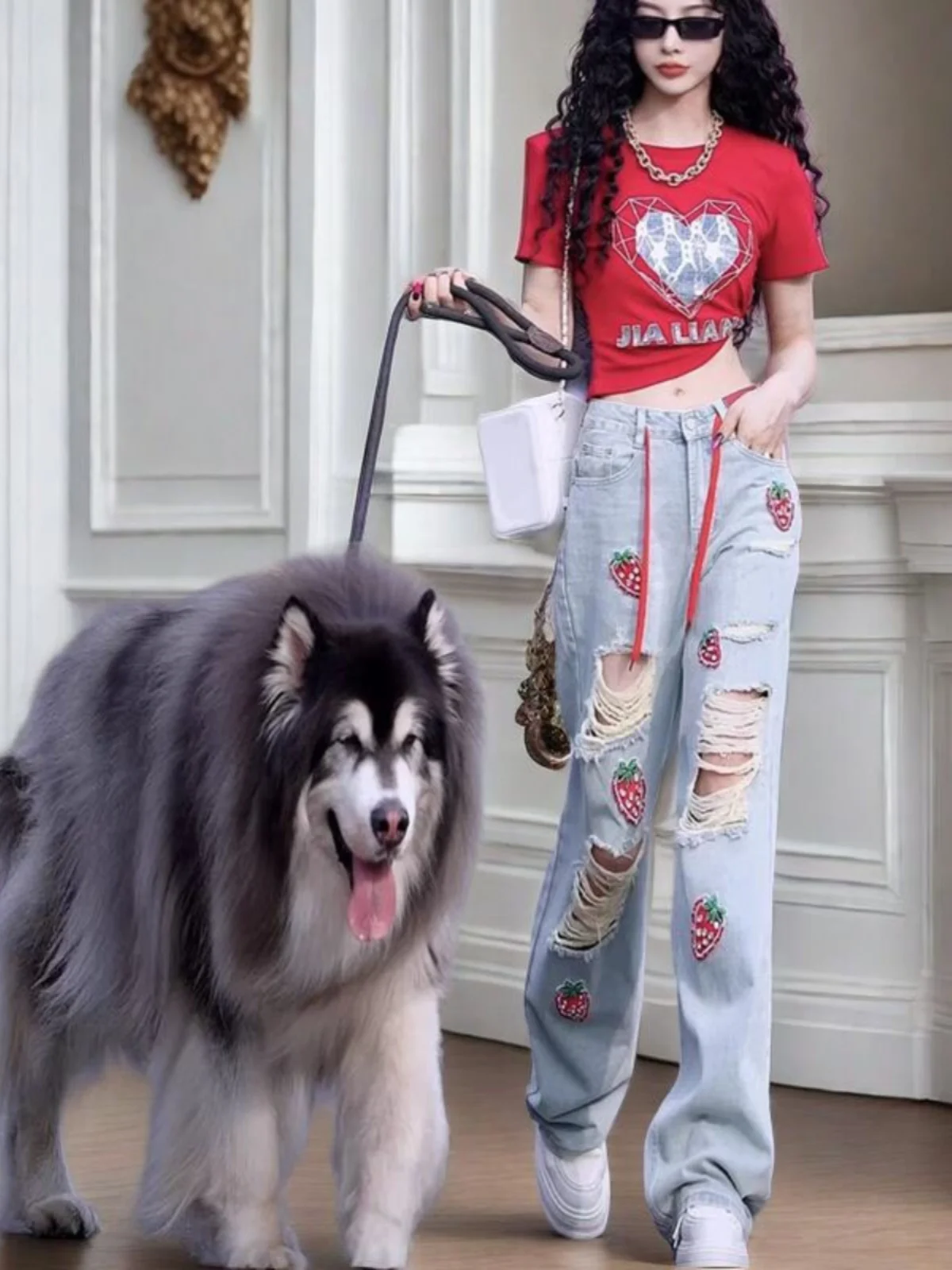 

Женские джинсы с высокой талией, широкими штанинами, с эффектом рваных джинсов, с ярким узором в виде клубники, длинные брюки на резинке, весенняя мода