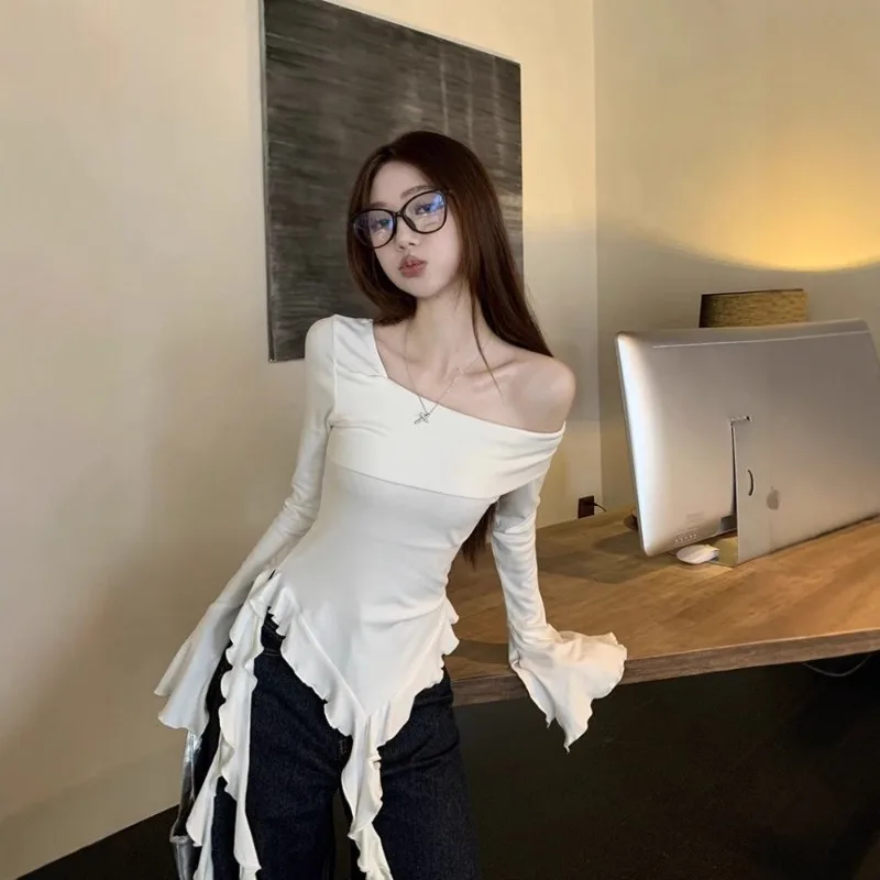 

2025 New Spice Girl Style Slanted Shoulder Flared Sleeve T-Shirt Women's Slim Temperament Off-the-Shoulder Long Sleeve Top
