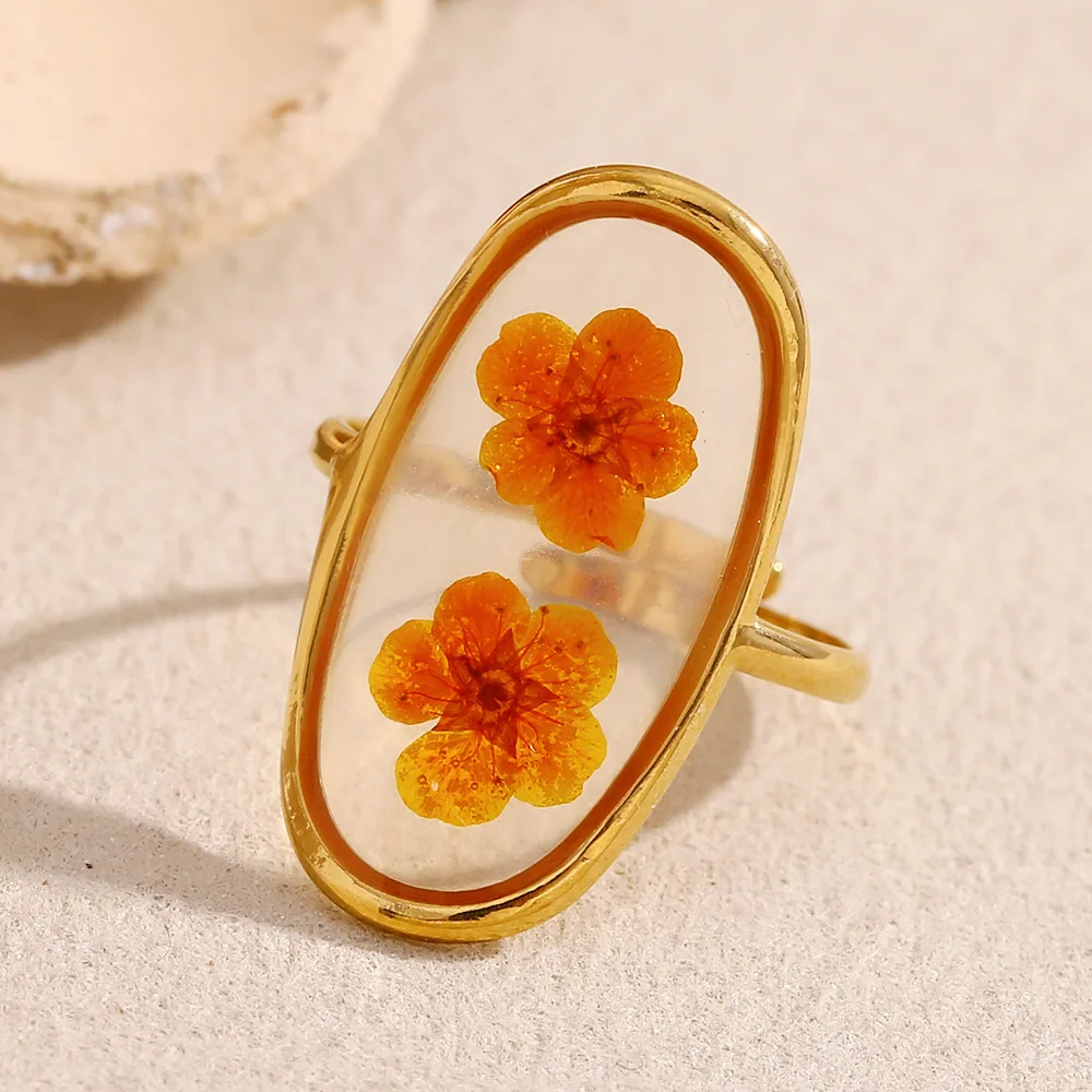 

Elegant Acrylic Open Ring with Dried Flower Design Plated in 18K Gold Stainless Steel High-End Feeling Unique Jewelry Accessory