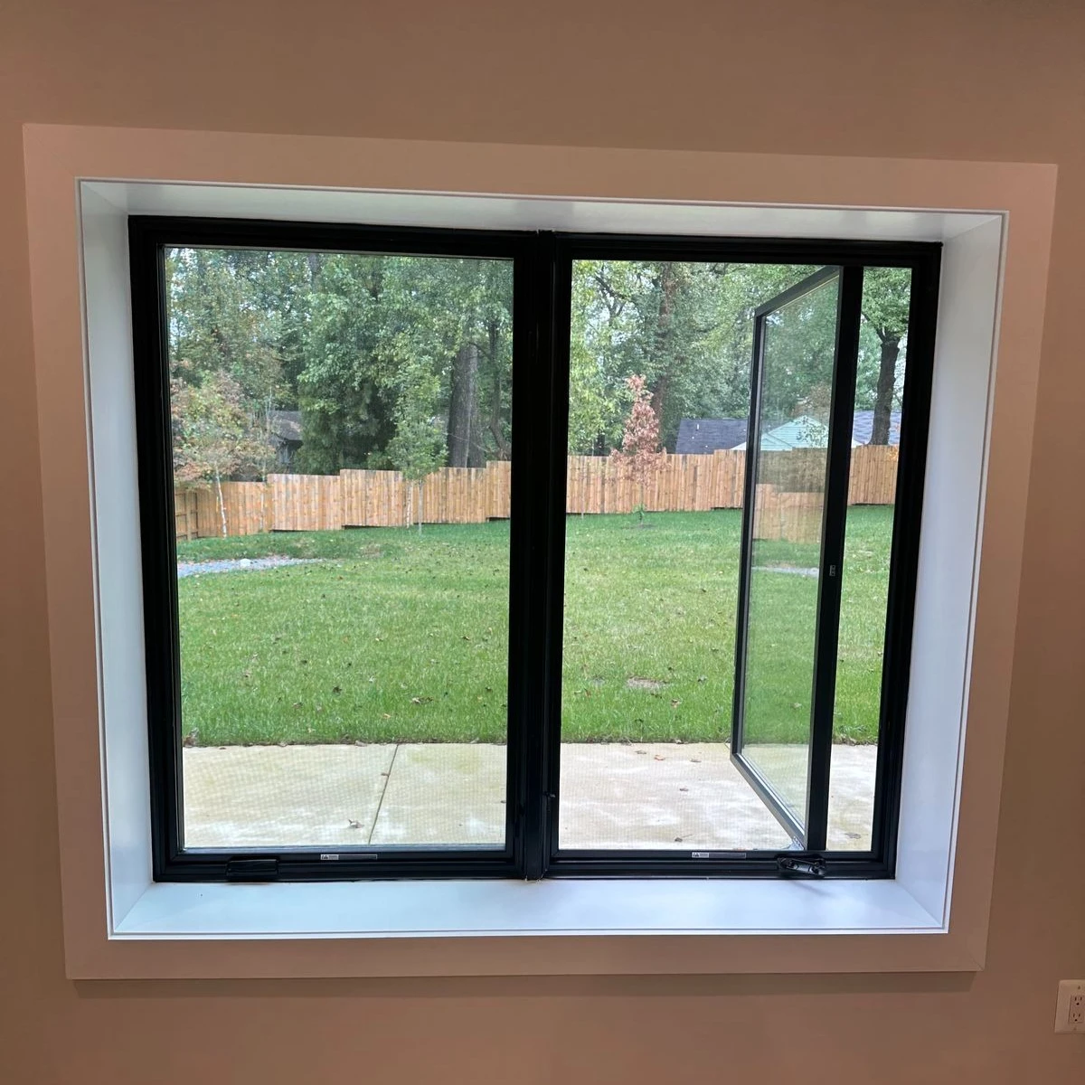 High-strength Rainproof Soundproof Casement Windows with Aluminum Alloy Frame Waterproof Casement Windows with High Safety