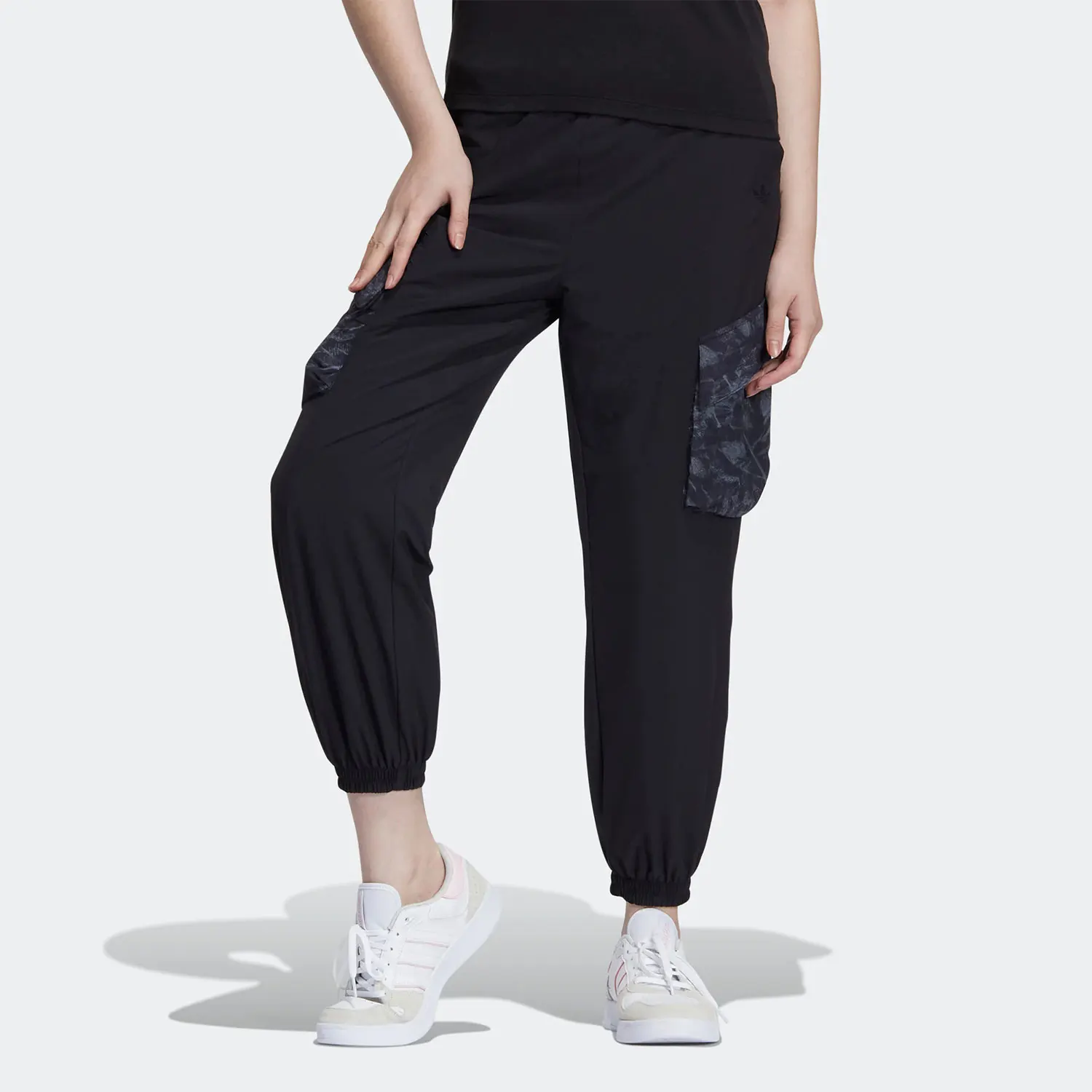 

Adidas Authentic Three Leaves Current Season New Style Women's Sports Training Pants HS9493