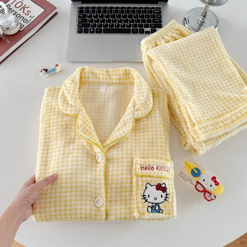 ชุดนอนผู้หญิงลายการ์ตูนฤดูหนาว ผ้าฟลานเนลหนานุ่ม สไตล์ลำลอง พิมพ์ลาย ปกเสื้อแบบคาร์ดิแกน กางเกงขายาว อุ่นสบาย น่ารัก สไตล์นักเรียน ชุดนอนใส่ในบ้าน