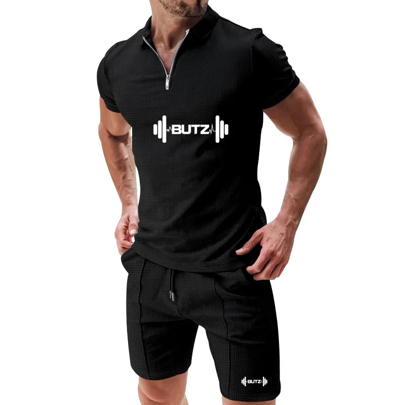 

This new summer short-sleeved short-pants men's polo shirt is equipped with a half-zip collar and has a printed design.