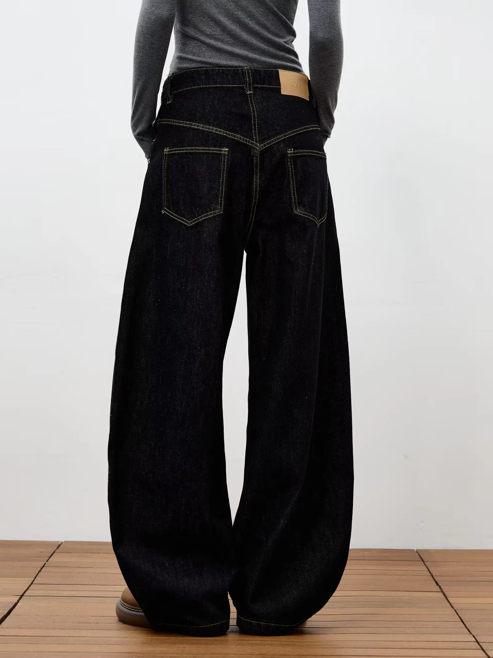 2026 High Streets Women Men's Jeans New American Baggy Wide Leg Curved Knife Denim Pants Loose Solid Color Male Trendy Trousers