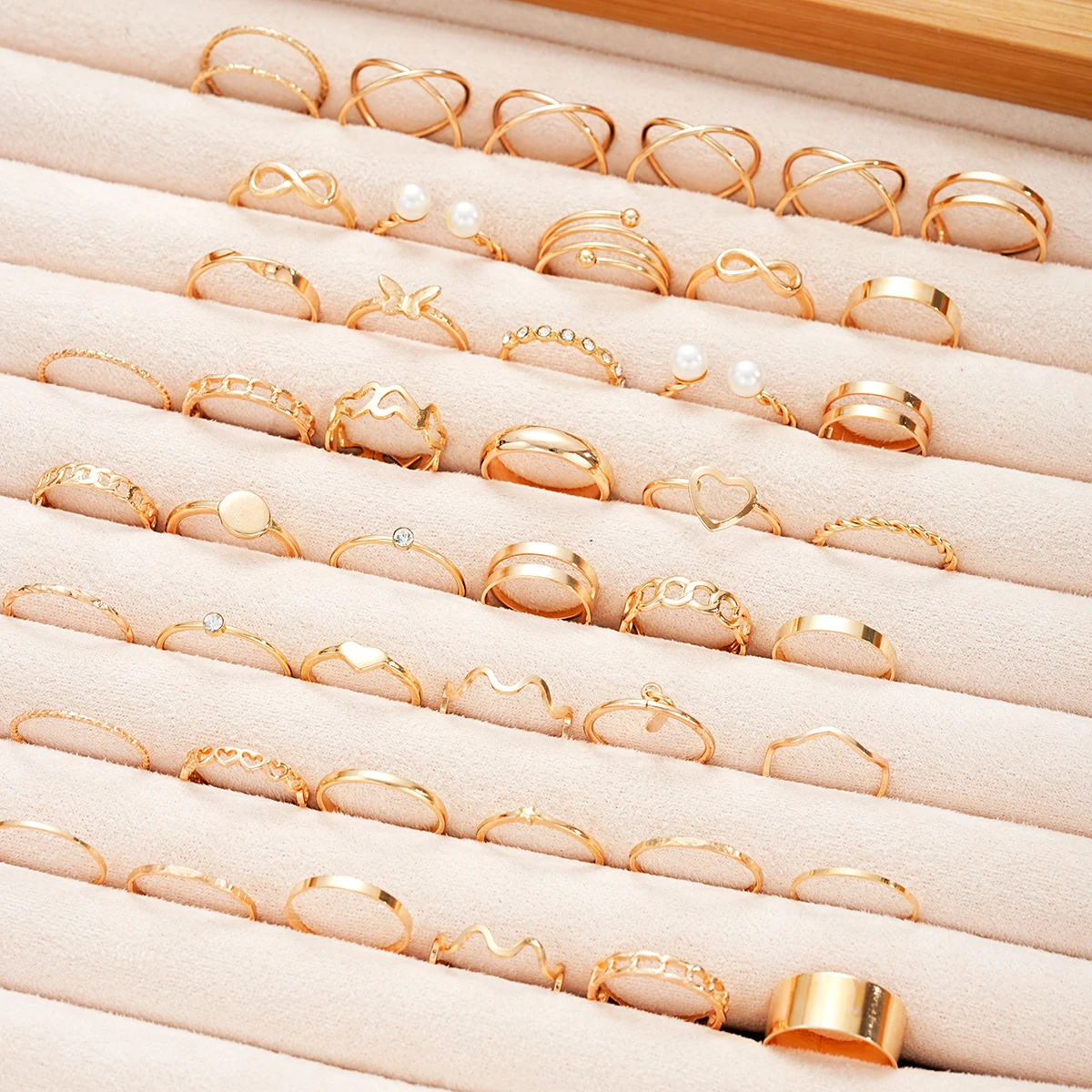 46 Pcs Metal Gold Color Rings Set Twist Hollow Rings for Women Pearl Vintage Butterfly Heart Rings 2024 Geometric Trendy Jewelry image 4