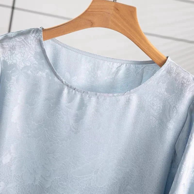 Abbigliamento casual da donna 100% seta di gelso naturale Hua Luo T-shirt a maniche corte girocollo classica casual versatile blu ghiaccio