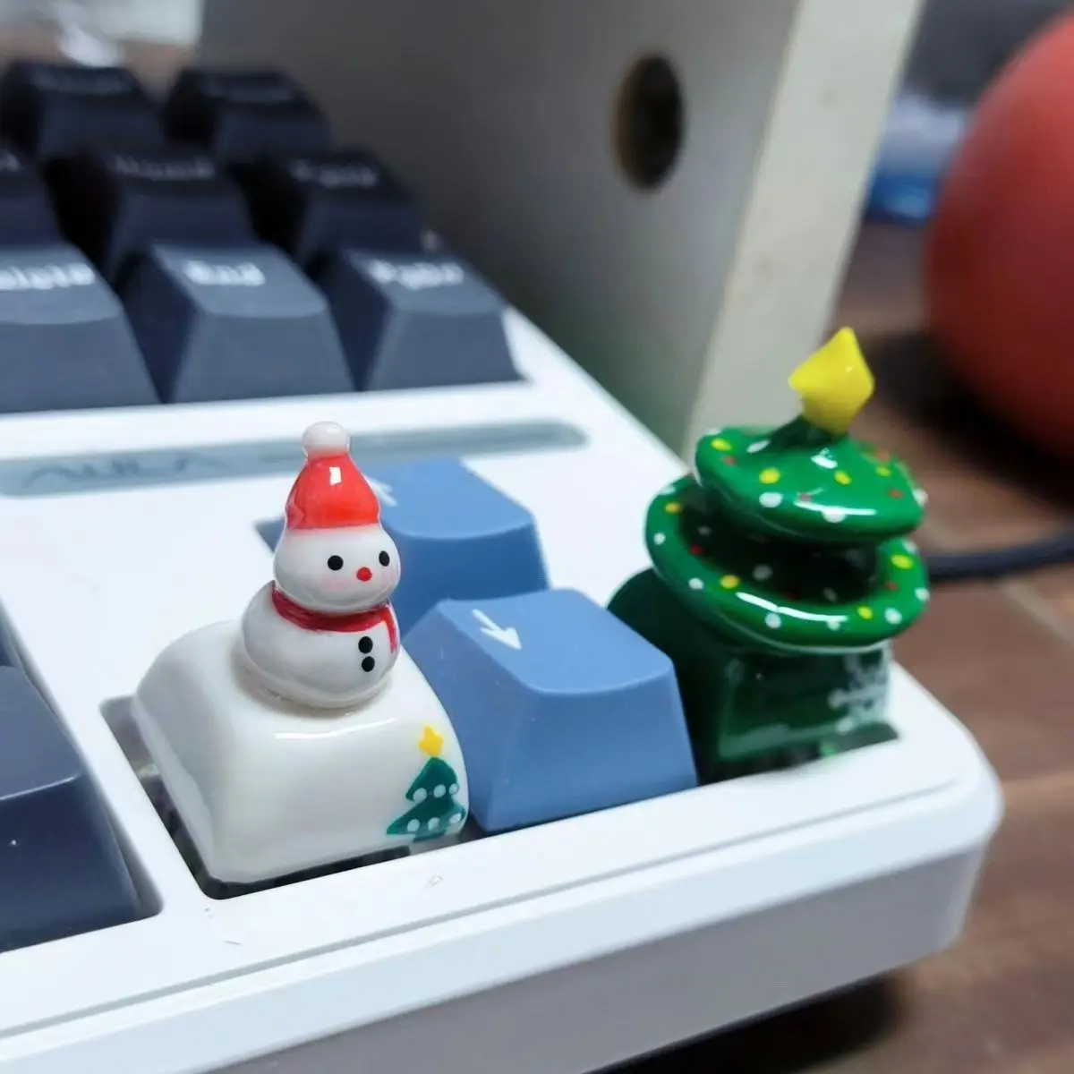 Customized Christmas Tree Snowmen Keycap For Mechanical Keyboard Cherry MX Switch Cute Handmade Personalized Keycap Gift Decor