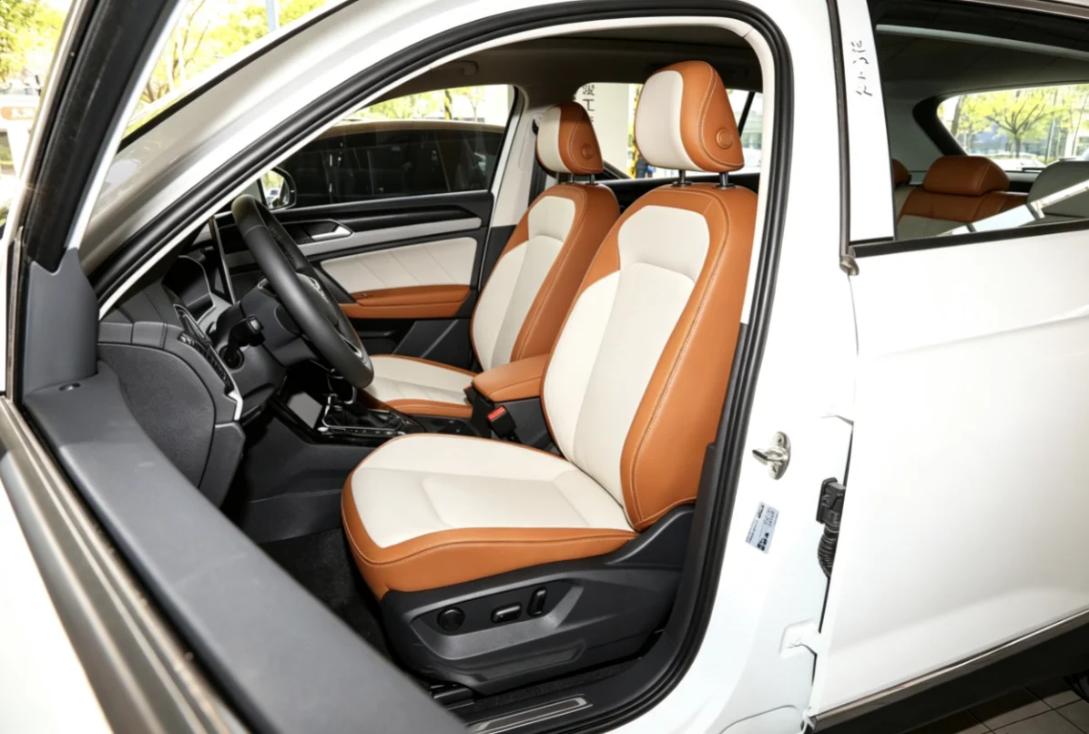 Für Volkswagen Tayron 2020~2023 Maßgefertigte Autositzbezüge Luxuriöses Nappaleder 100% Passgenau Innenraumzubehör 360 ° Vollständige Abdeckung – Detail 3
