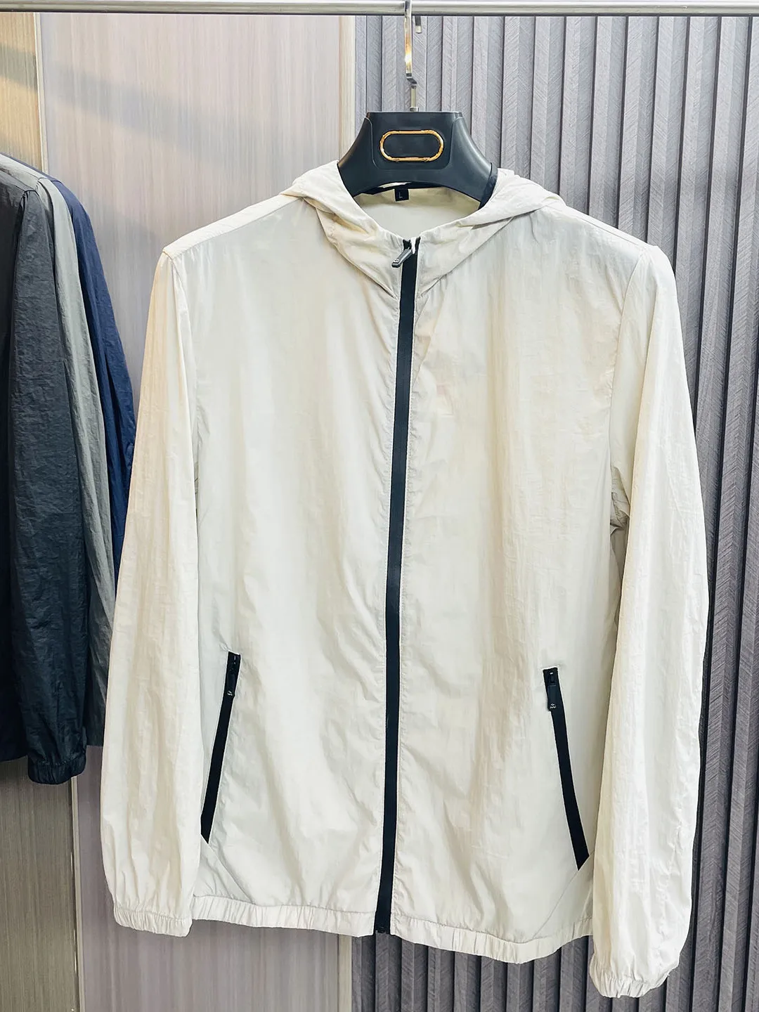 

Lightweight Breathable Hooded Jaet Men's Outdoor Summer Sun Protection Clothing Skin irt Outerwear Loose Fit Long Sve ...