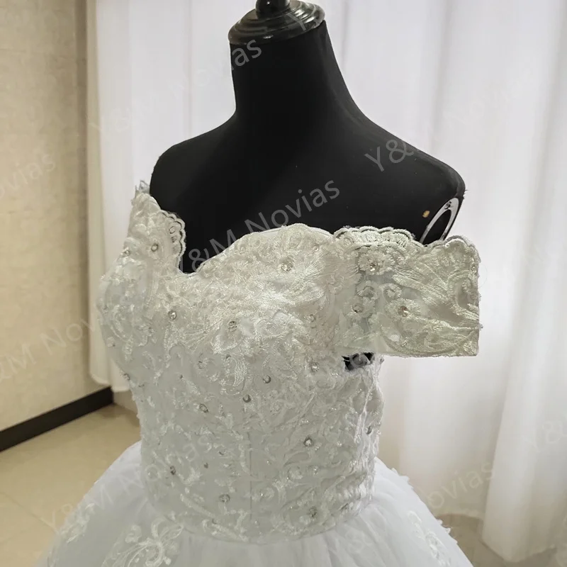 Y & m Novias جديد قبالة الكتف Vestido De Noiva الأبيض العاجي حجم كبير فساتين الزفاف الفاخرة الدانتيل الكريستال حافة للعرائس الثياب