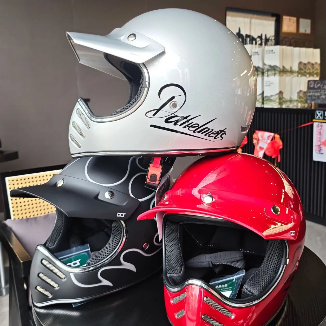 Retro Full Face Motorcycle Helmet Sharp Nose Design for Men And Women Summer Cruising Bike Riding Rallying