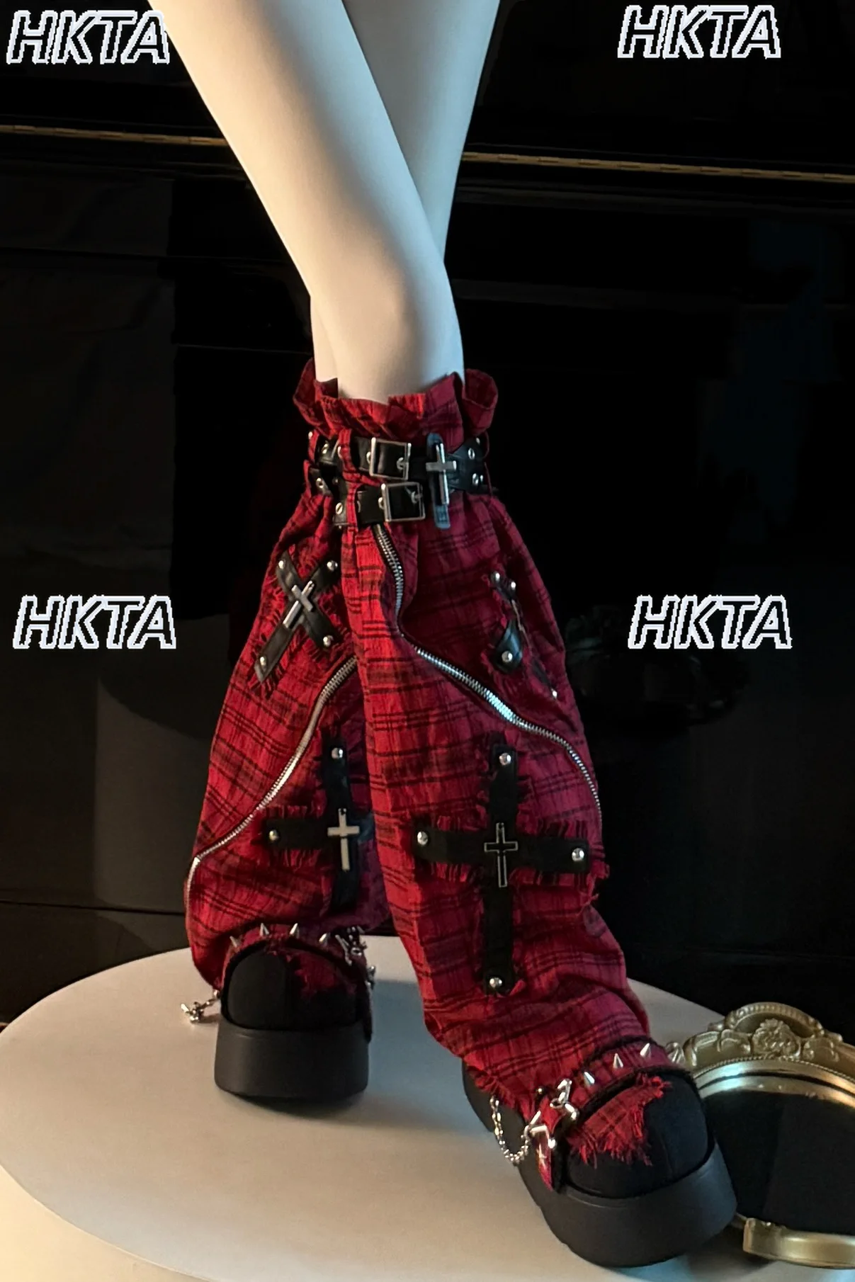 Subcultura gótica oscura 2025 nuevas cubiertas de pierna a cuadros Lolita Y2k Punk personalidad remachado chica caliente calentador de piernas accesorios de ropa mujeres