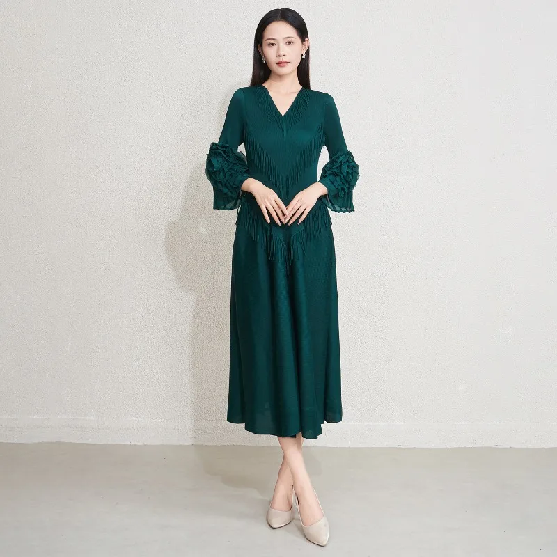 

Европа 2026, новое модное платье Miyake, элегантное французское платье для пожилых людей с цветочными кисточками и прессованными плиссированными эластичными платьями больших размеров