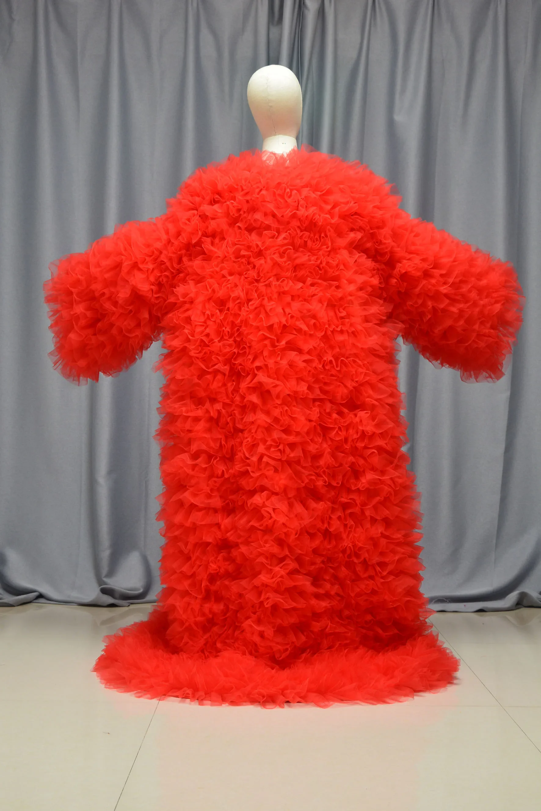 Volledige Tier rode Mouw Jassen Vrouwen Lange Jas Rode Baljurk Pluizige Mesh Vrouwen Jas Gewaden Feestjurk Extra Ruche Tule mantel