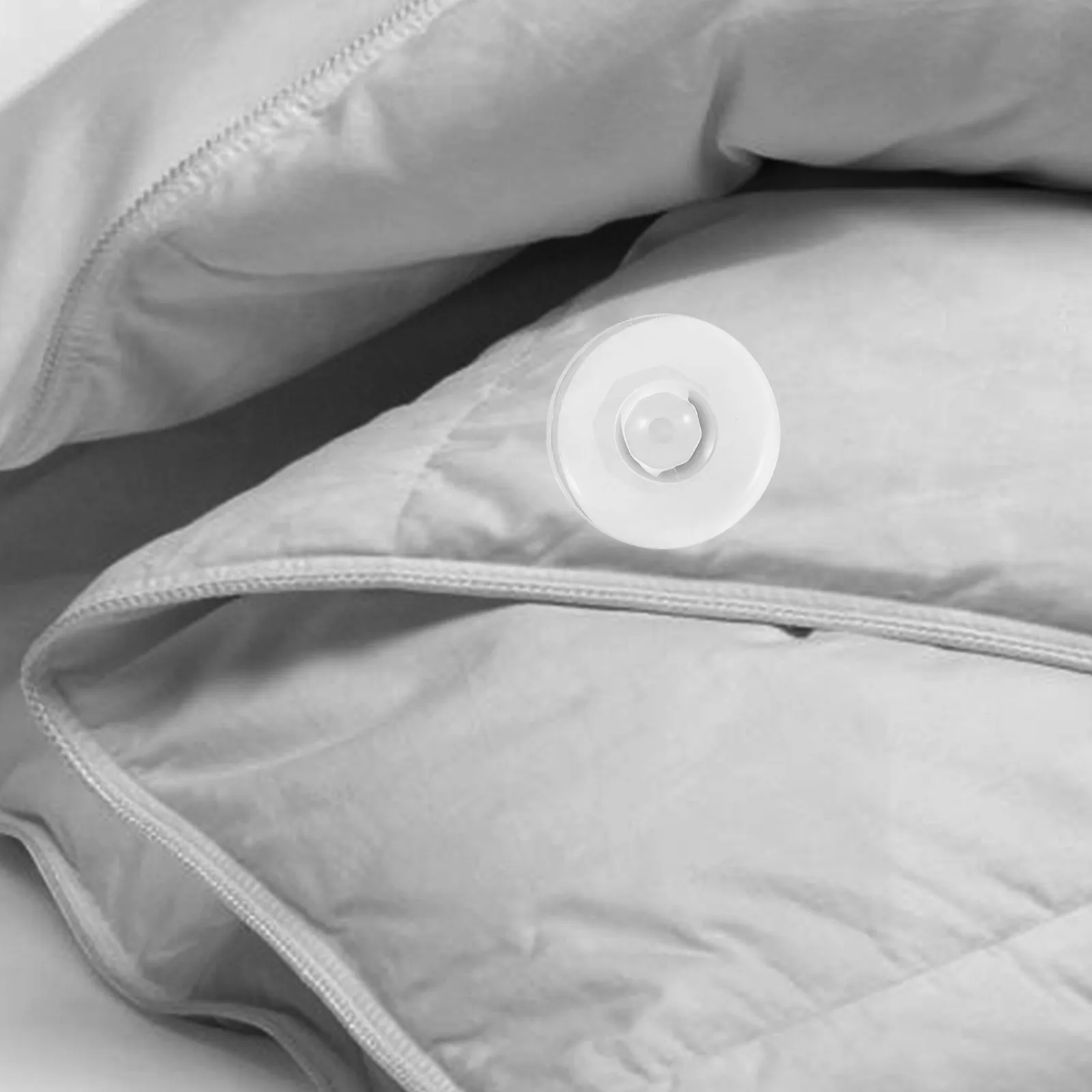 

4Pcs Bed Sheet Fixator Adjustable Clips for Mattress Pad Holder Duvet Cover Securing Corner Clamps