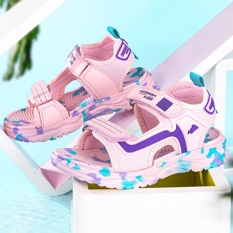 A pair of children's summer open-toe sports sandals, soft, comfortable, wear-resistant outdoor beach shoes, size 27-39，HY-168