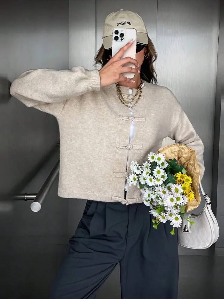 Elegant Knit Grey Women Cardigan Fashion Long Sleeve Button O-neck Female Knitwear 2026 Autumn Winter Fashion Lady Sweater 5 Elegant Knit Grey Women Cardigan Fashion Long Sleeve Button O-neck Female Knitwear 2026 Autumn Winter Fashion Lady Sweater 5
