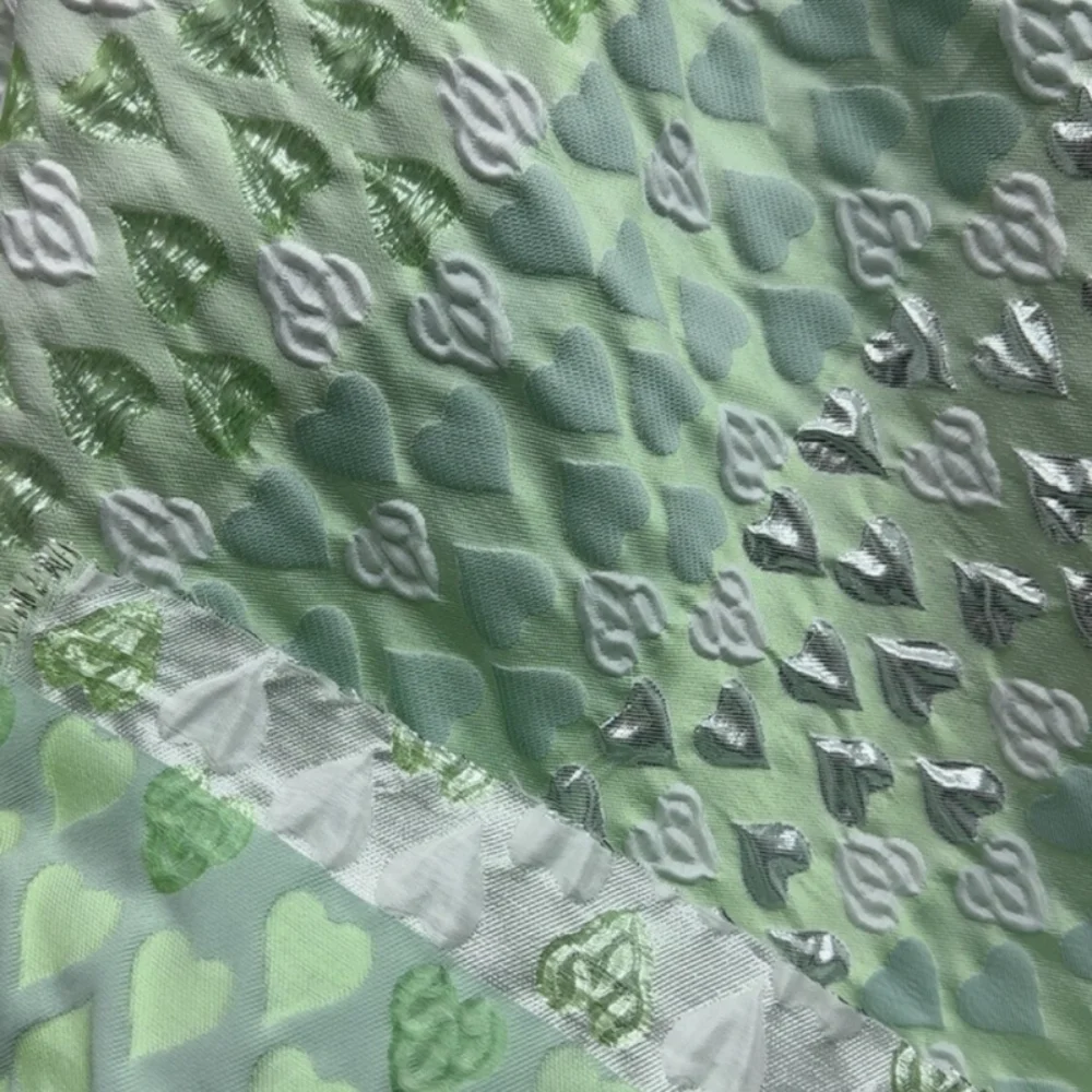 

Bronzing Heart-shaped Jacquard Fabric Fashion Wedding Dress Fashion Designer Clothing Fabrics for Diy Sewing Cloth