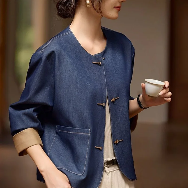 Chinese Fashion Retro Denim Color Matching Blue Coat Women's Spring and Summer Temperament Elegant Round Neck Buckle Short Coat