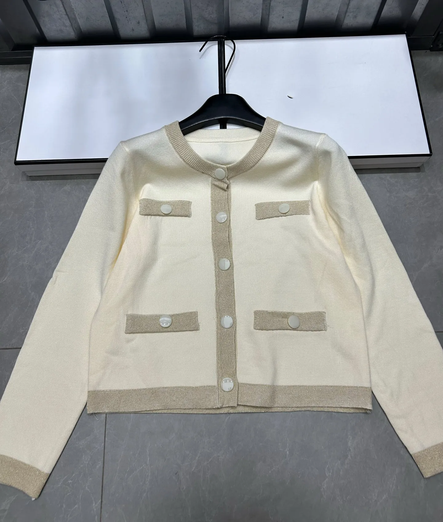 

French Style Long Sleeve Knitted Sweater Coat Women Autumn Winter Color Block Elegant Round Neck Tops Trendy Cardigan C205