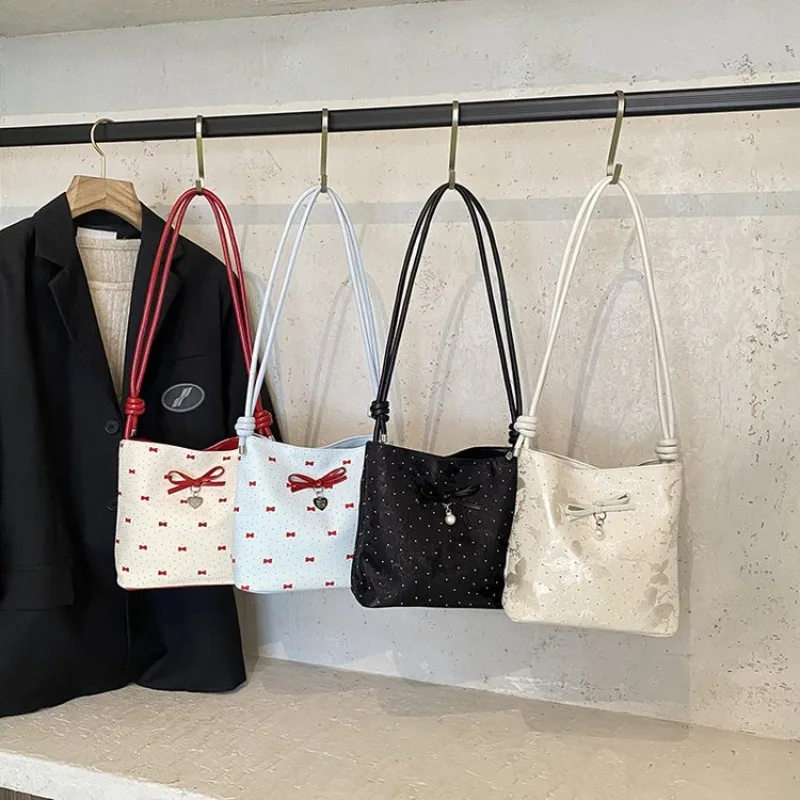 

Popular Classic Vintage Style Women's Messenger Bag Luxury Brand Large Capacity Diaper Bag Fashionable Letter Logo Design