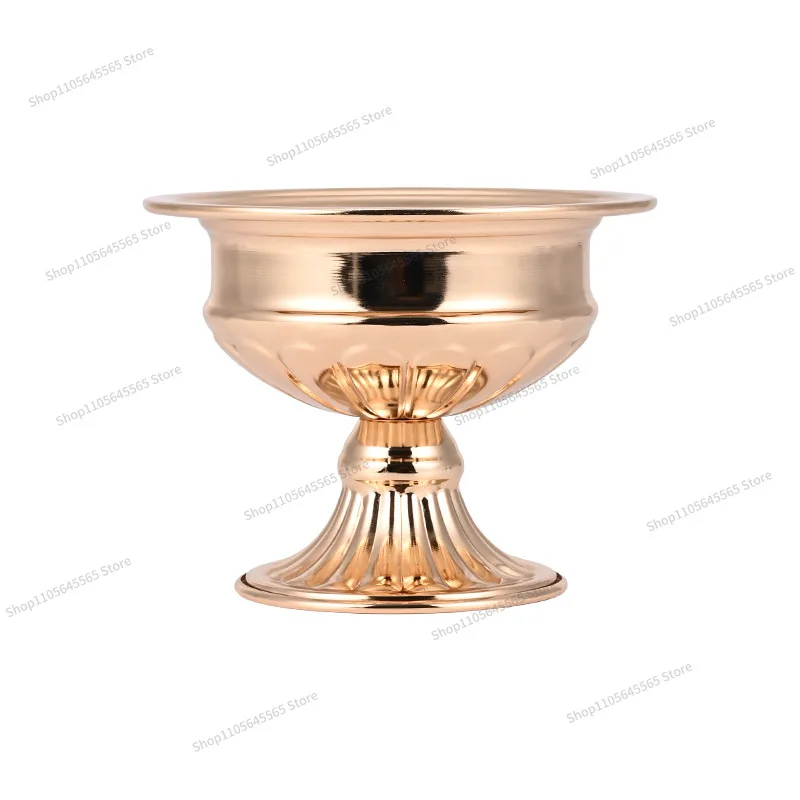 For retro and old European flower ware coffee shop ornament decoration wrought iron metal bottle