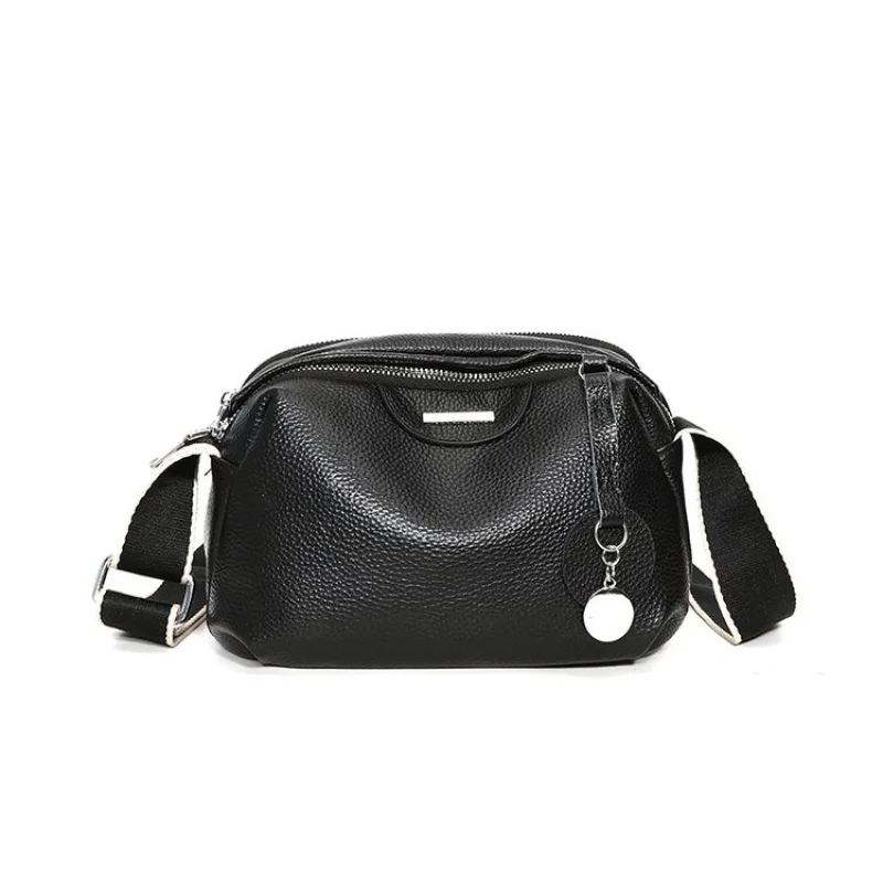 

Trendy Women's Mini Bag In Leather With Detachable Strap Perfect For Carrying Essentials To Parties And Events