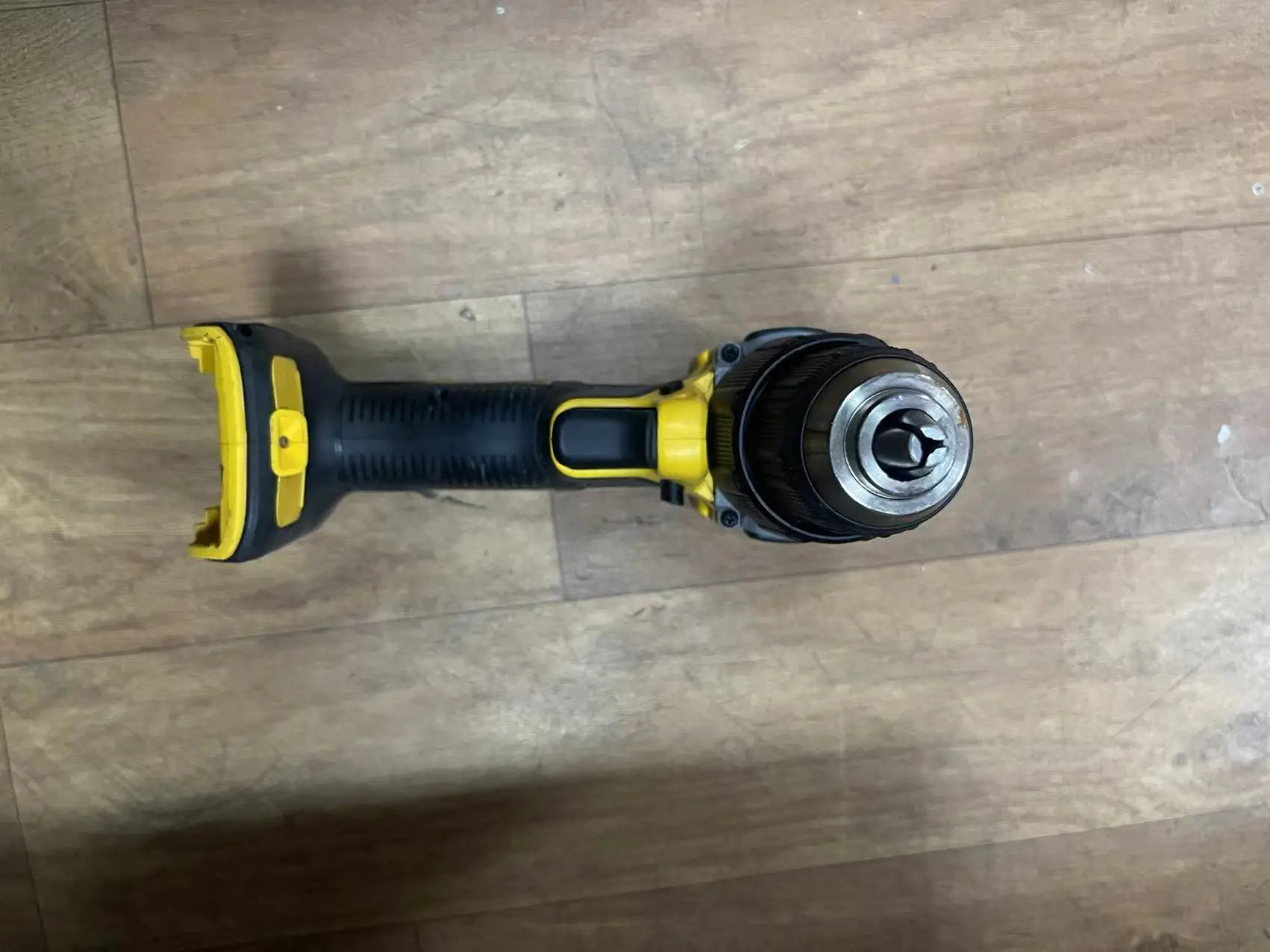 DEWALT DCD799 ATOMIC 20-Volt MAX Brushless 1/2” Hammer Drill，nearly new，second hand，tool only