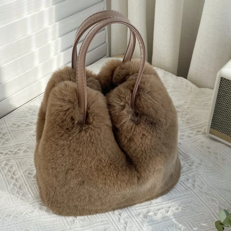 Autumn and Winter New Large Capacity Bucket Bag Women Handbag Fashion Faux Fur Lady Bag Imitation Rabbit Fur Plush Bag Tote Bag