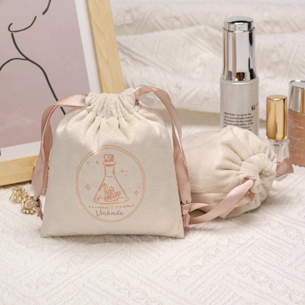 

Перерабатываемый высококачественный мягкий бежевый бархатный косметический чехол для ювелирных изделий с логотипом на заказ для хранения крема для глаз, мешок для пыли на шнурке