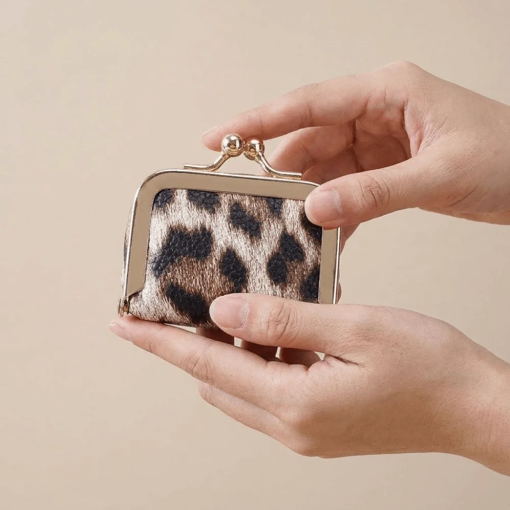 Einfache Geldbörse mit Leopardenmuster und Klickverschluss, quadratisch, aus PU-Leder, Schmucktasche, Mini-Geldbörse, Tasche für kleine Gegenstände, Schlüssel, Lippenstifte – Detail 6