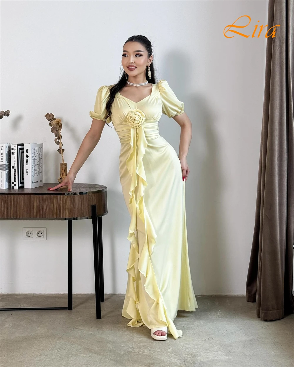 فستان سهرة فاخر مخصص برقبة على شكل حرف V فساتين حفلة موسيقية كلاسيكية بأكمام قصيرة فساتين مناسبة مخصصة