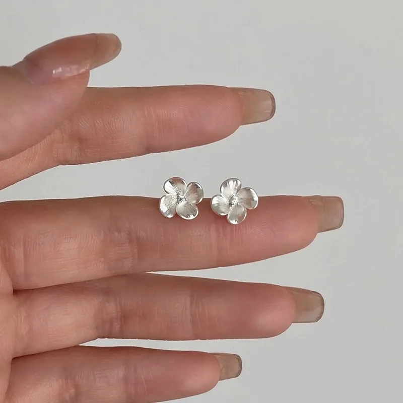 Sweet Temperament 925 Sterling Silver Brushed Flower Stud Earrings for Woman Korean Nature-inspired Petal Jewelry Accessory Gift