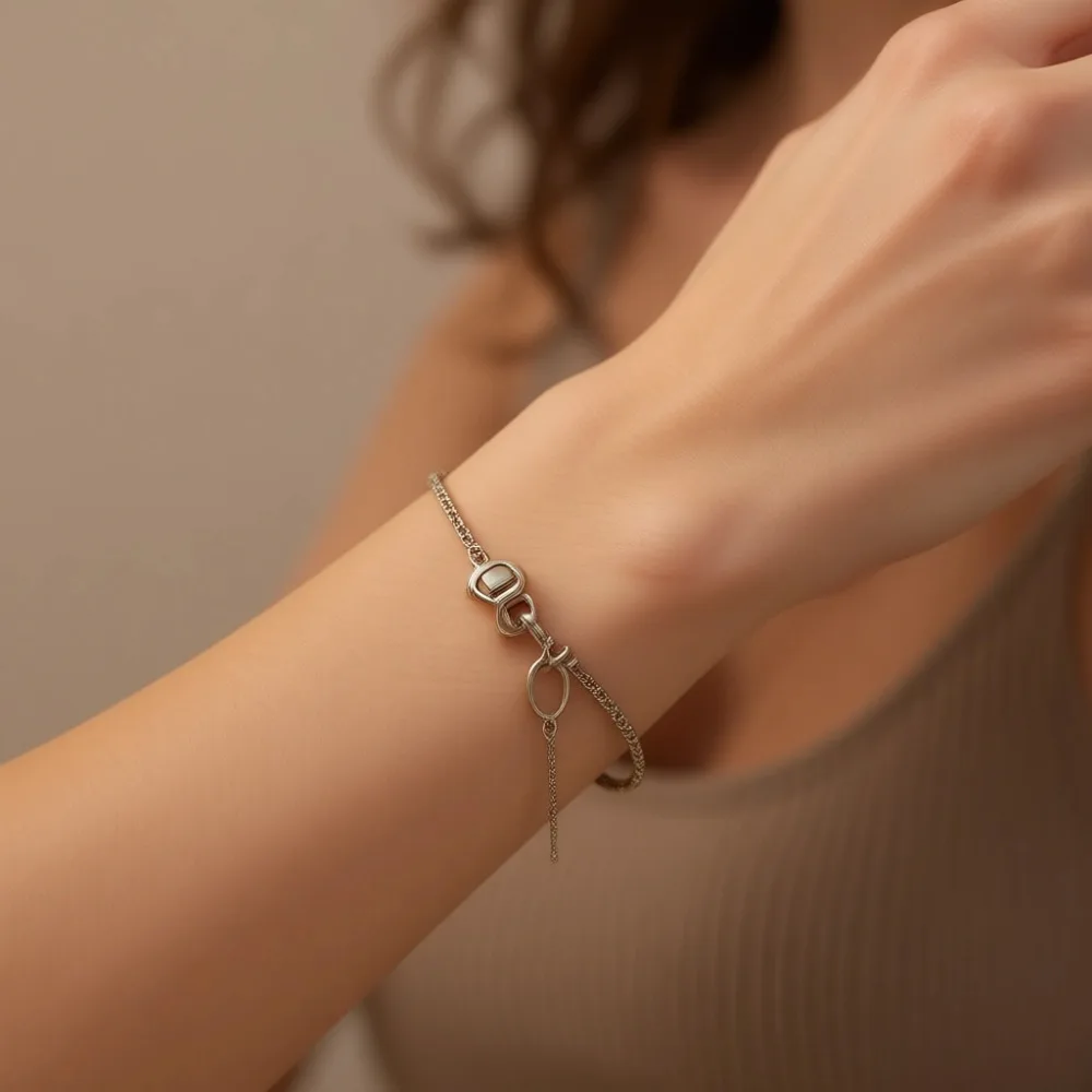 

Набор для изготовления браслетов из деревянных бусин 10 мм с буквами и камнями, 296 шт., 16 цветов, для самостоятельного изготовления украшений, подарок