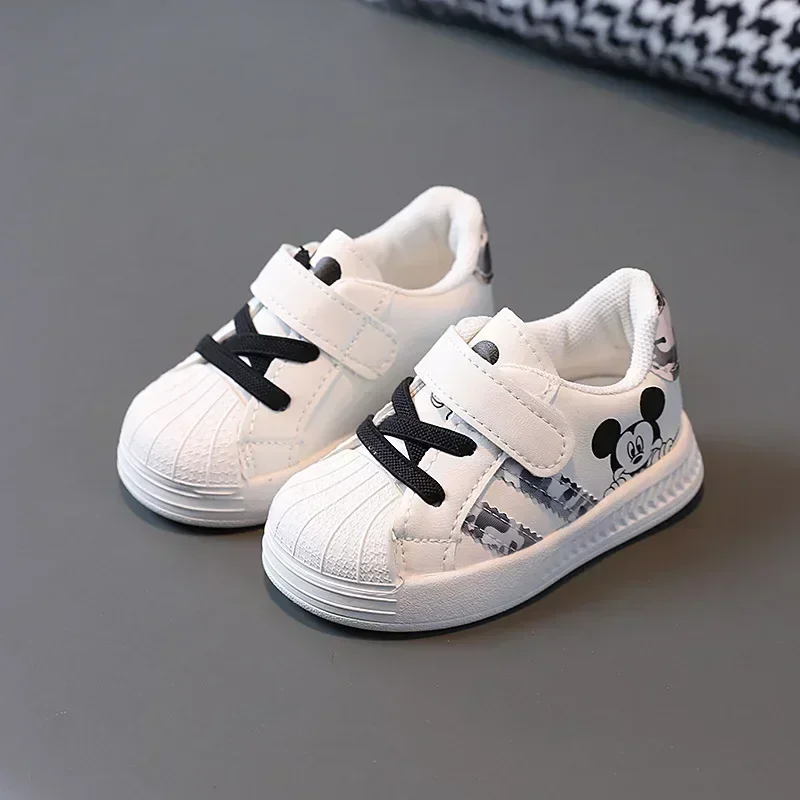 Zapatos de tablero de Mickey Mouse de Disney para primavera y otoño, zapatos de suela blanda para niños pequeños, zapatos informales, zapatillas deportivas para bebés y niñas