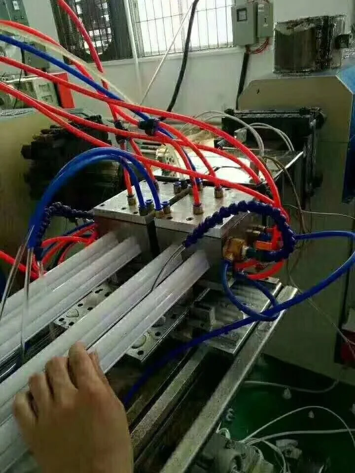 linea di produzione gigante macchina per la produzione di lampade con cornice per paralume a profilo luminoso a led