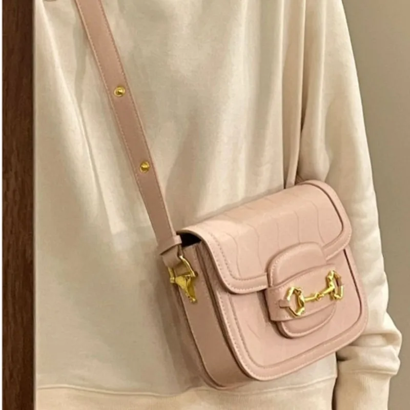 الحلو الوردي طباعة يده السرج حقيبة المرأة ريترو جلدية سعة كبيرة حقيبة تحت الإبط السيدات موضة فاخرة تصميم حقائب كروسبودي