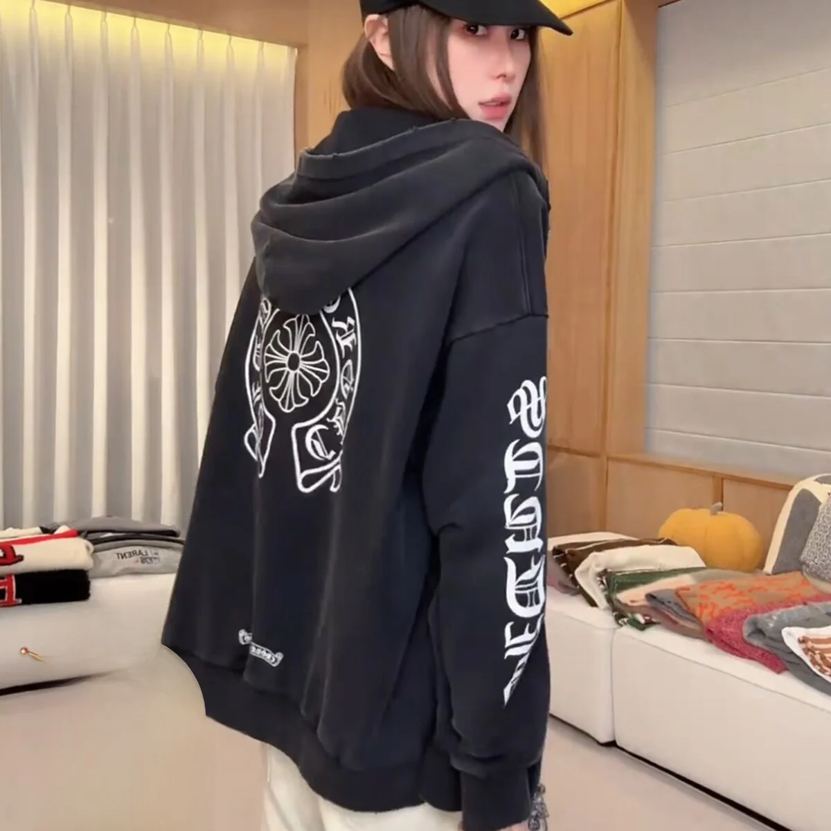 Why the FAIRFAFO Long Sleeve Zipper Hoodie Is the Ultimate Fall Streetwear Staple for Women