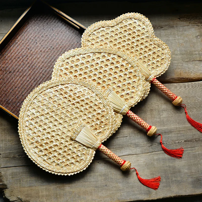 1Pc Hand-Woven Woven Straw Hand Fan Summer Natural Eco Round Heart Banana Fan Hand-Woven Fan Home Decoration Party Favors Gifts