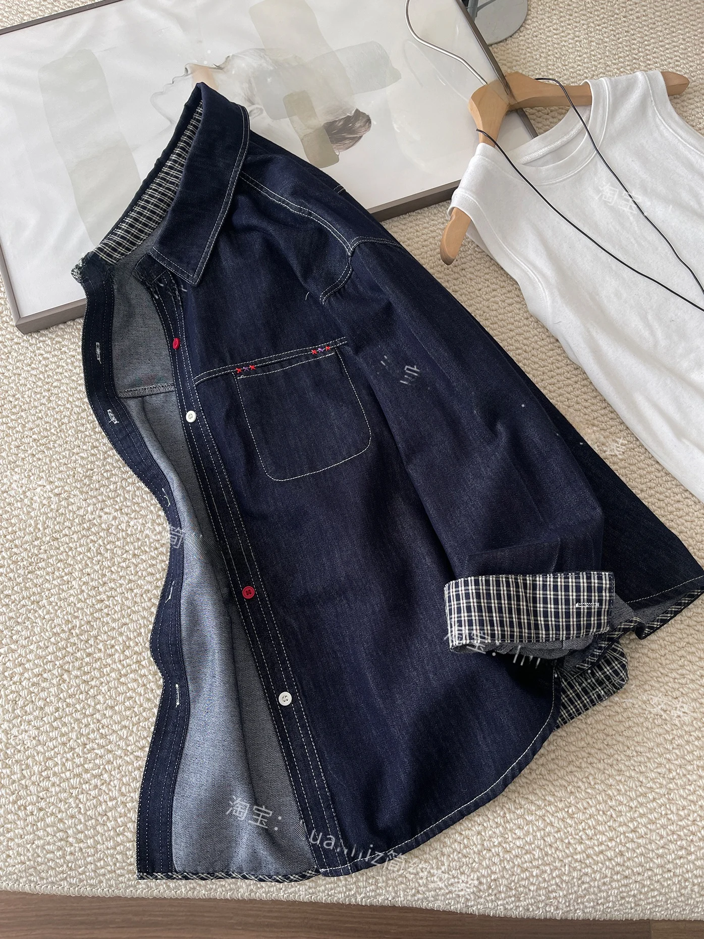 

Весенняя повседневная джинсовая рубашка с вышивкой и красными пуговицами, женская куртка с отложным воротником, нелиняющая верхняя одежда для многослойных образов, открытый кардиган