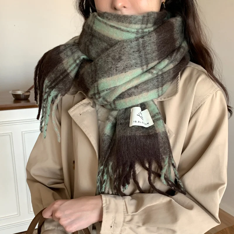 

New Winter Fashion Thickened Versatile Plaid Scarf Men and Women, Soft and Windproof Neck Warmer