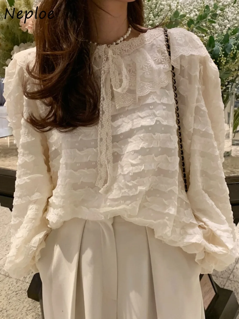 

Neploe Gentle French Style Korea Exquisite Literary Mujer Early Spring Fungus Lace Up Blouse Elegant All-match Loose Women Shirt