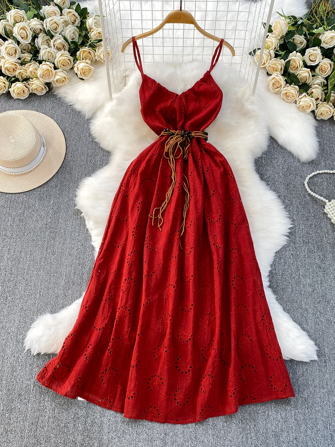 Vestido Longo F Estilo Boho para Férias, com Decote V Vazado em Flor, Alças e Cintura Marcada para Efeito Emaecedor