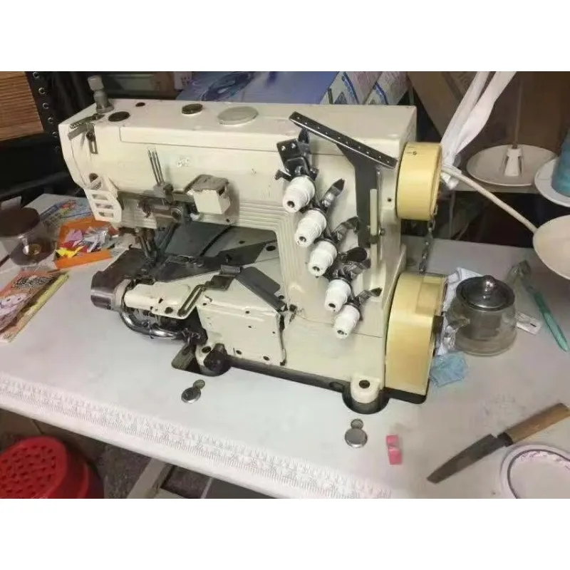Secondhand 9803 Cylinder Bed Coverstitch Sewing Machine with Auto Thread Trimmer Sewing Athletic Uniforms Underwear